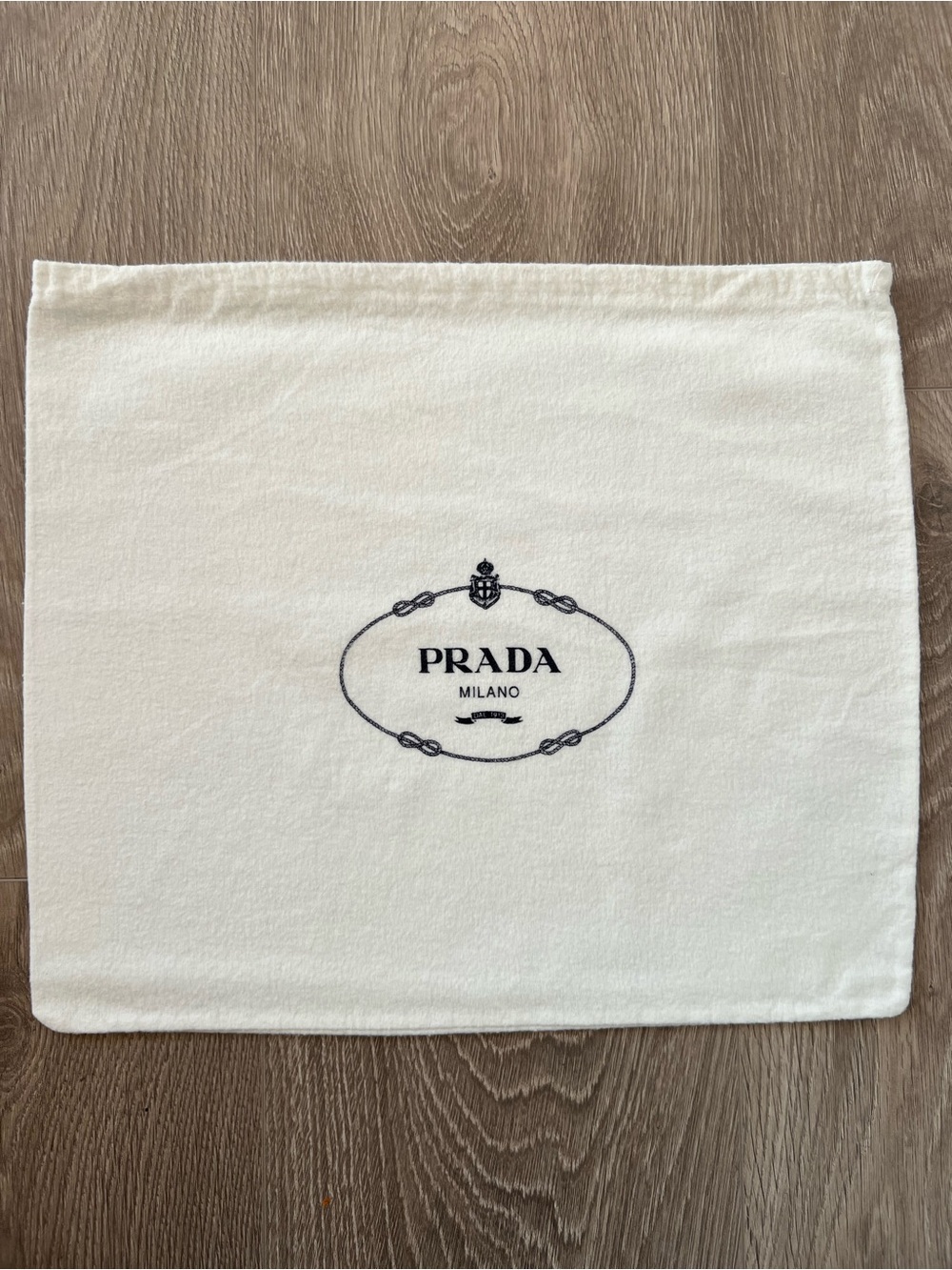 Prada dust bag (C909)